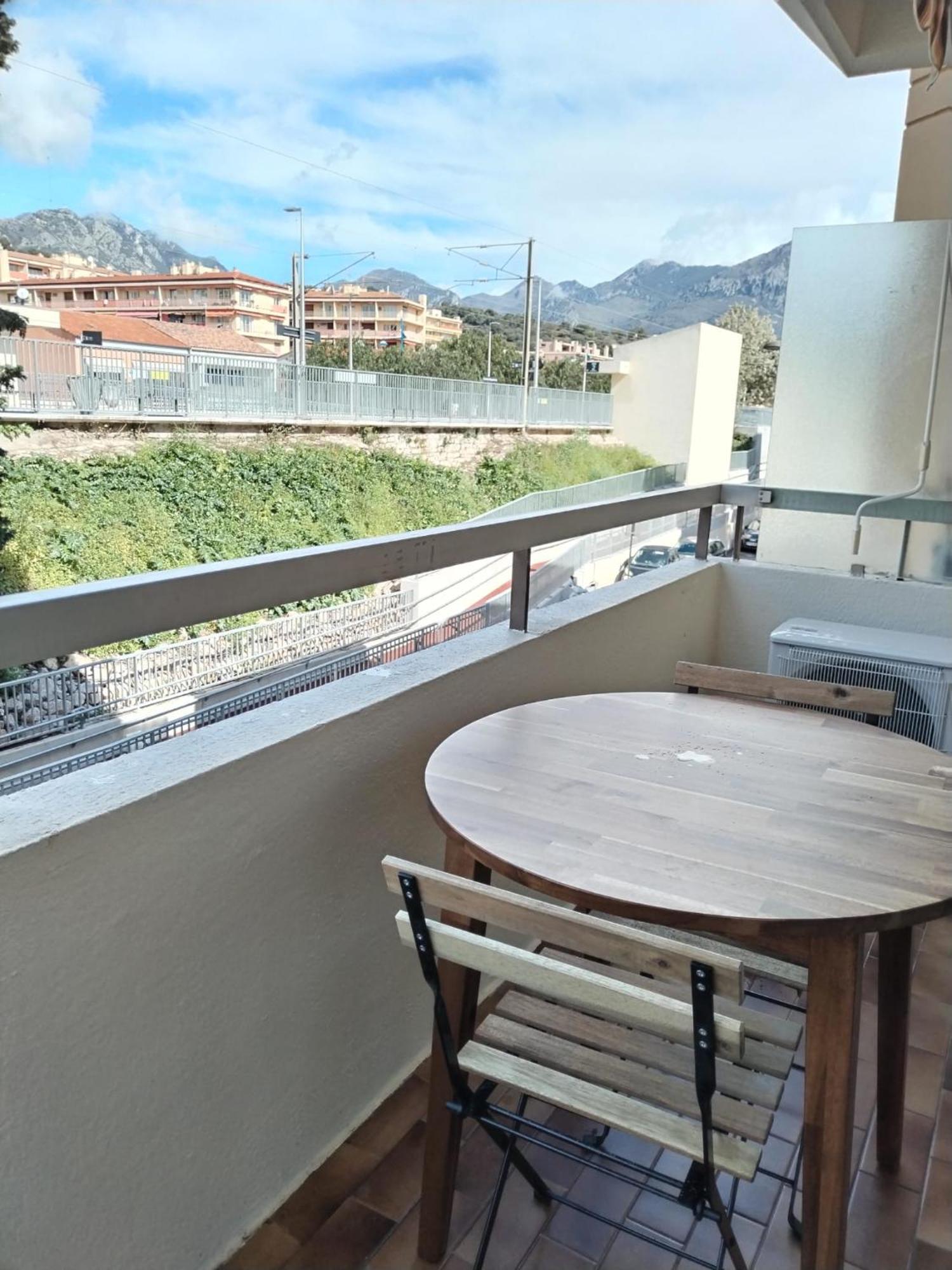 Studio Avec Coin Nuit Roquebrune-Cap-Martin Bagian luar foto